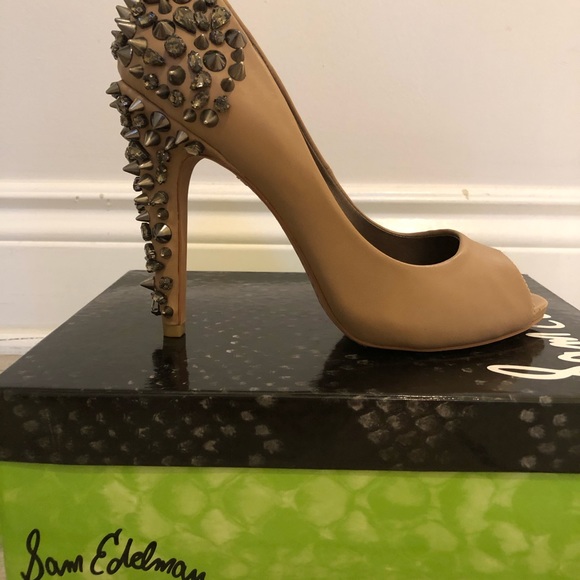 Brand new Sam Edelman Spiked Pumps - Picture 2 of 5
